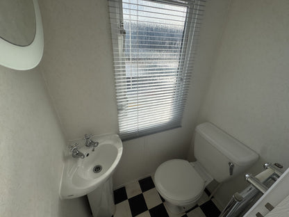 ** Carnaby Rosedale 11.00 x 3.80 2 slaapkamers dubbelglas VERKOCHT!**