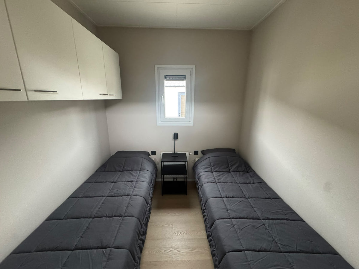 Onderhoudsarm chalet/mantelzorgwoning 12.60 x 4.30 nieuw!