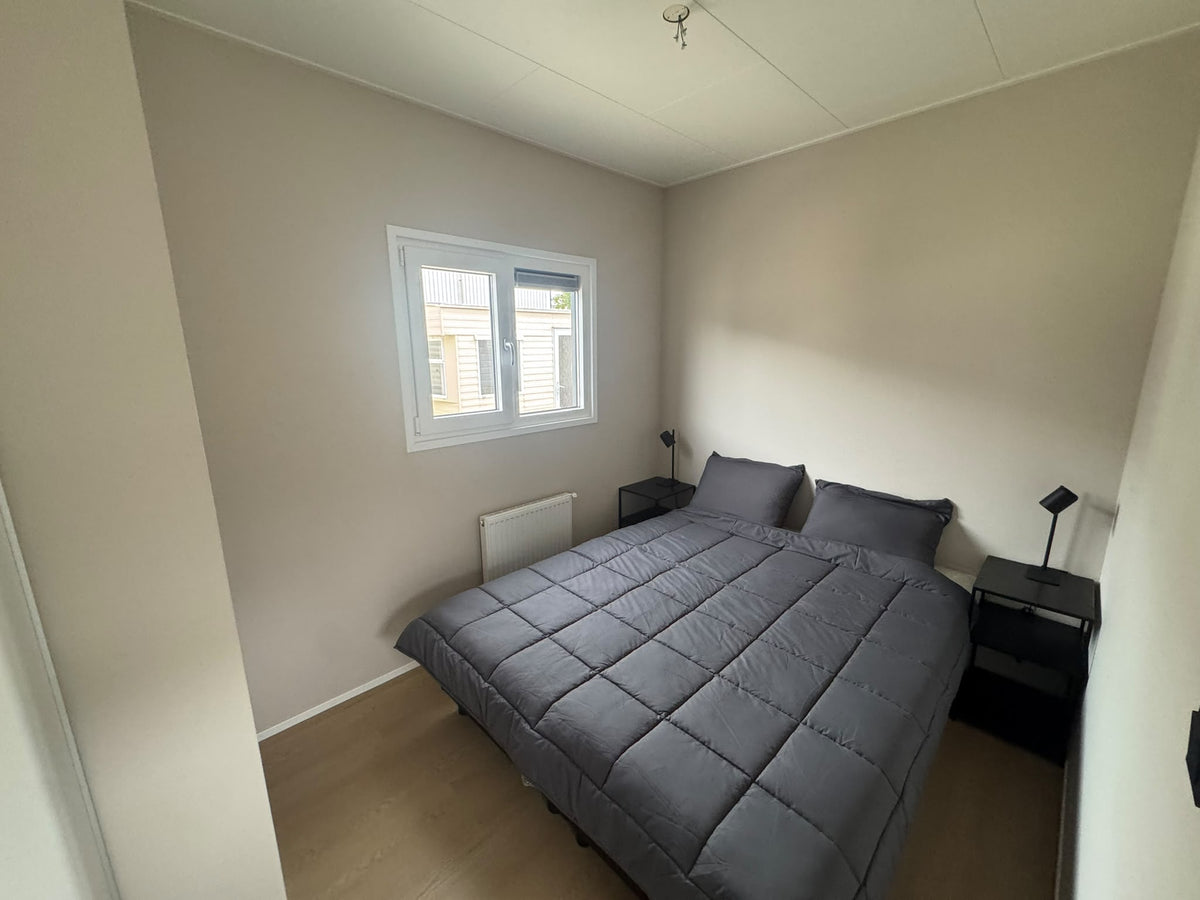 Onderhoudsarm chalet/mantelzorgwoning 12.60 x 4.30 nieuw!